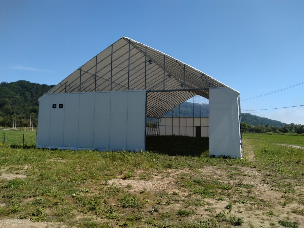 北海道浦幌町の農業用倉庫として施工した大型ビニールハウス